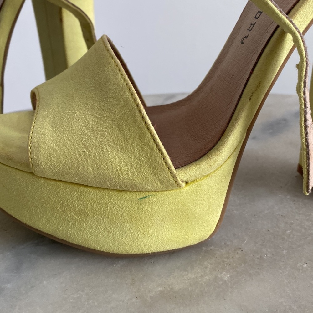Disco 70s Suede Chartreuse Yellow Platform Chinese Laundry Sandals - Picture 3 of 5